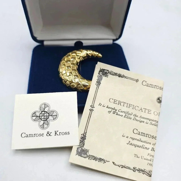 Camrose & Kross Gold Tone Crescent Moon Brooch In Blue Velvet Box - Picture 2 of 4